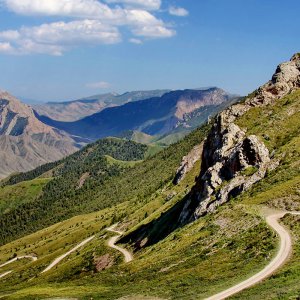 Туристы стали отказываться от поездок в КР из-за коронавируса